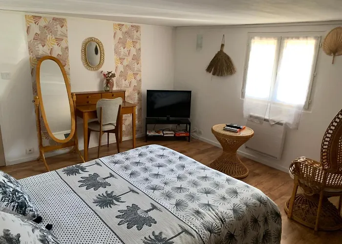 Indépendant -1 -3 Lits - 4km Du Circuit Ruaudin